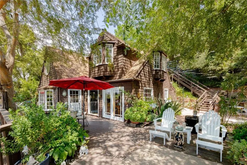 21008 Bandera, Woodland Hills