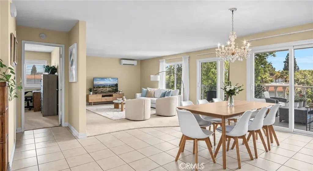 2401 Via Mariposa W 2a, Laguna Woods
