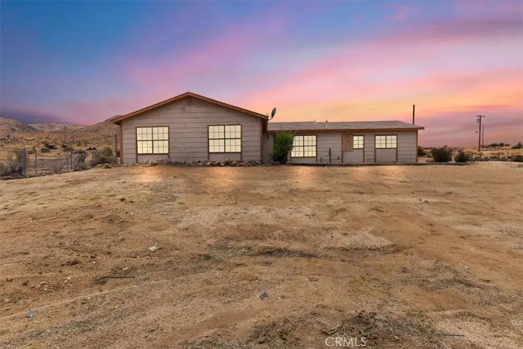 8885 Corto Road, Apple Valley