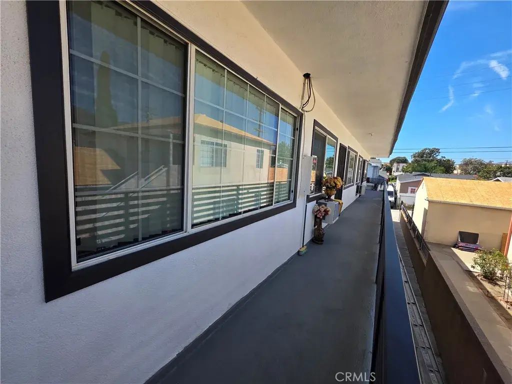 1035 Western 4, Glendale