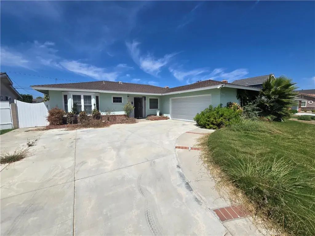 17391 Elm Street, Fountain Valley