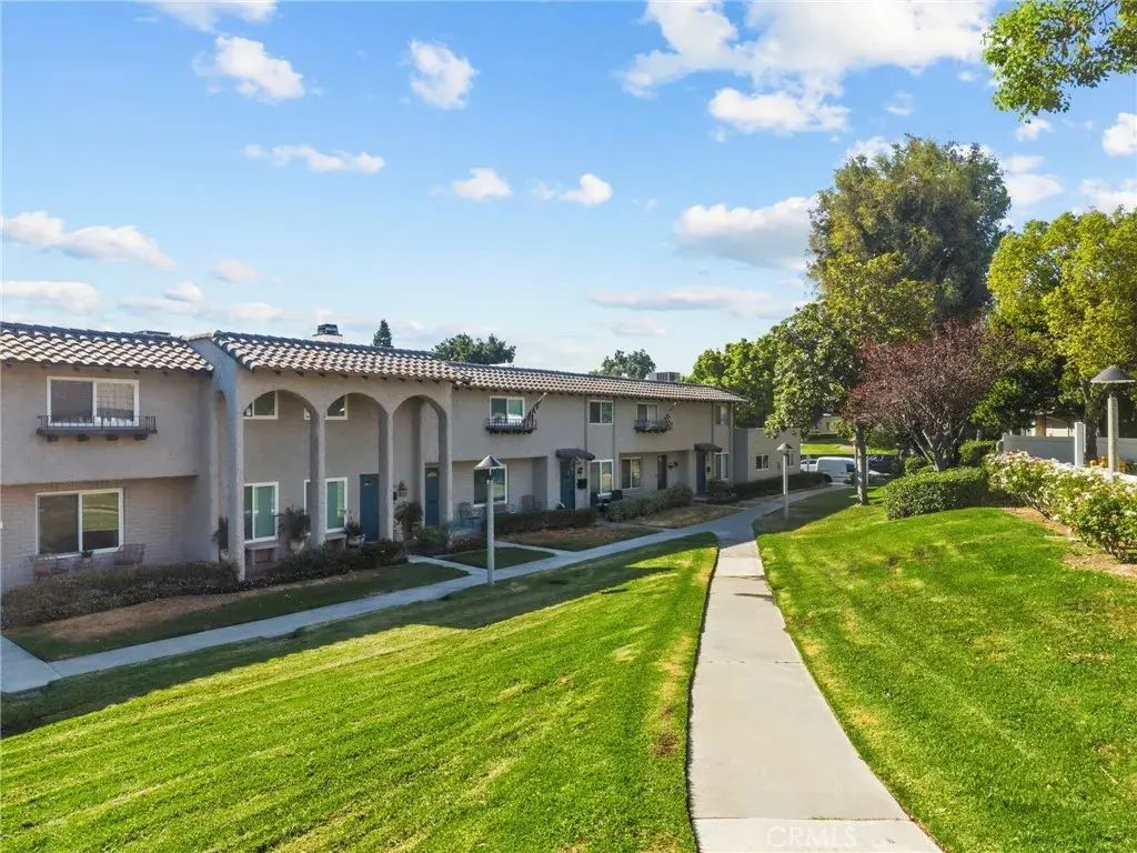 24307 La Glorita Circle, Newhall