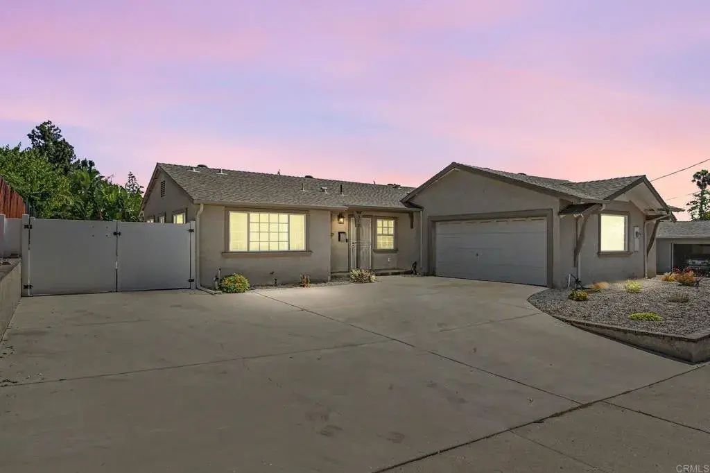 8378 Lake Ashwood Avenue, 