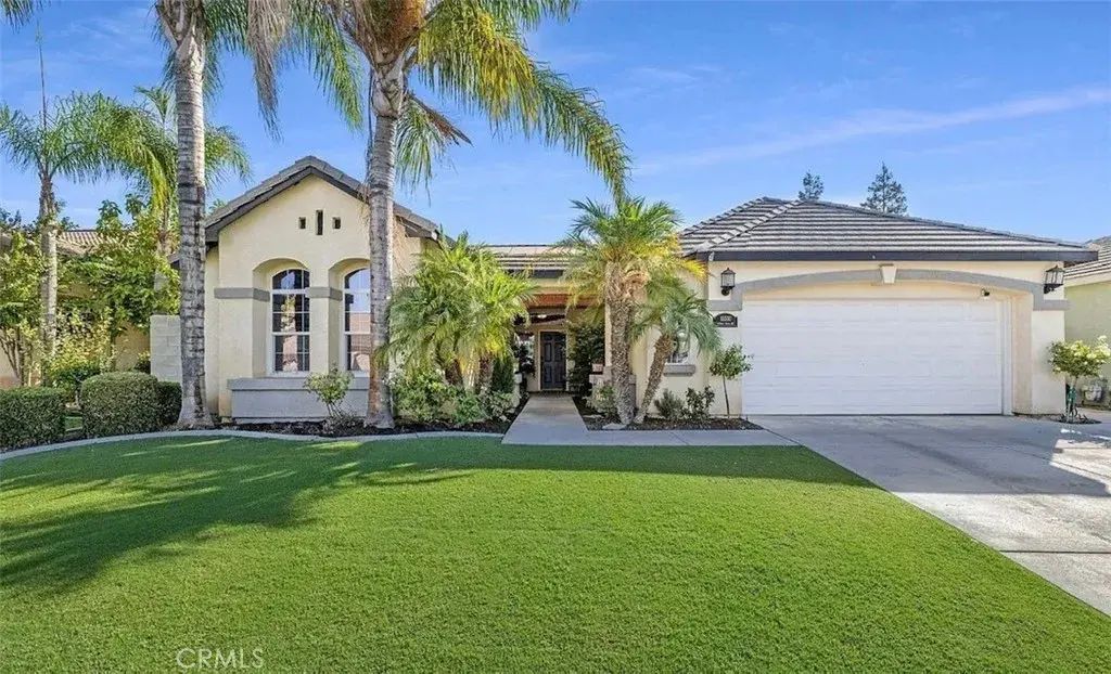 10300 Seneca Falls, Bakersfield