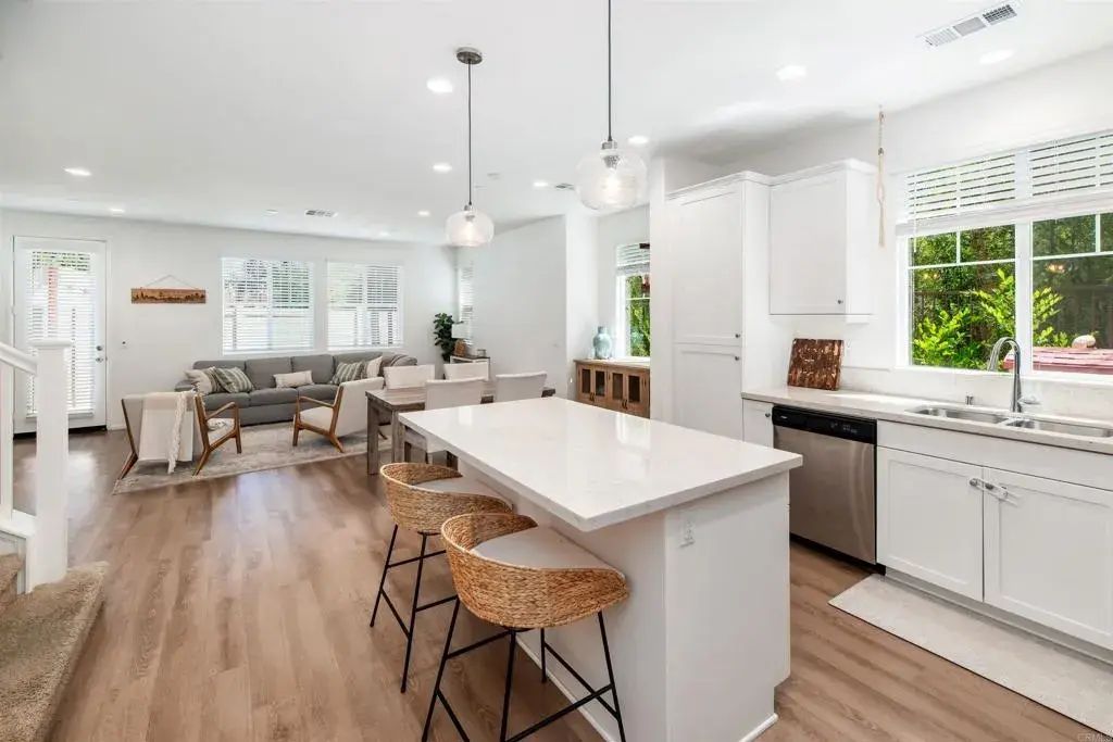 203 Silver Fir Court, Vista