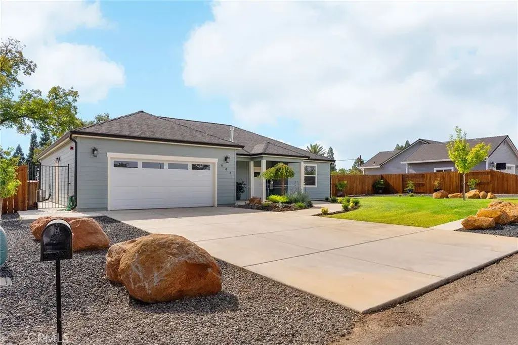 444 Apple Lane, Paradise