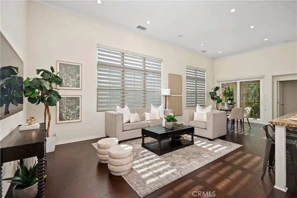 86 Mayfair, Irvine