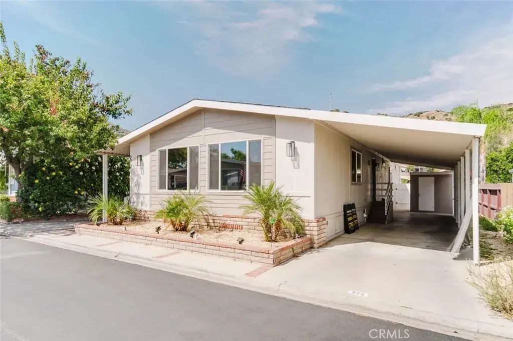 15455 Glenoaks 272, Sylmar