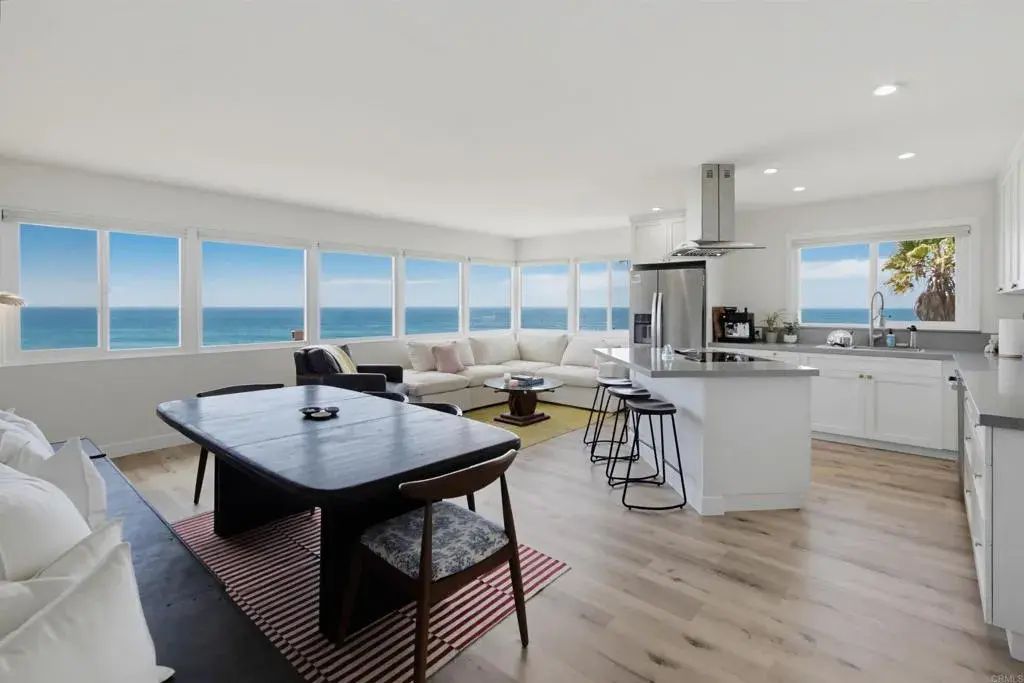 1660 Neptune Avenue, Encinitas