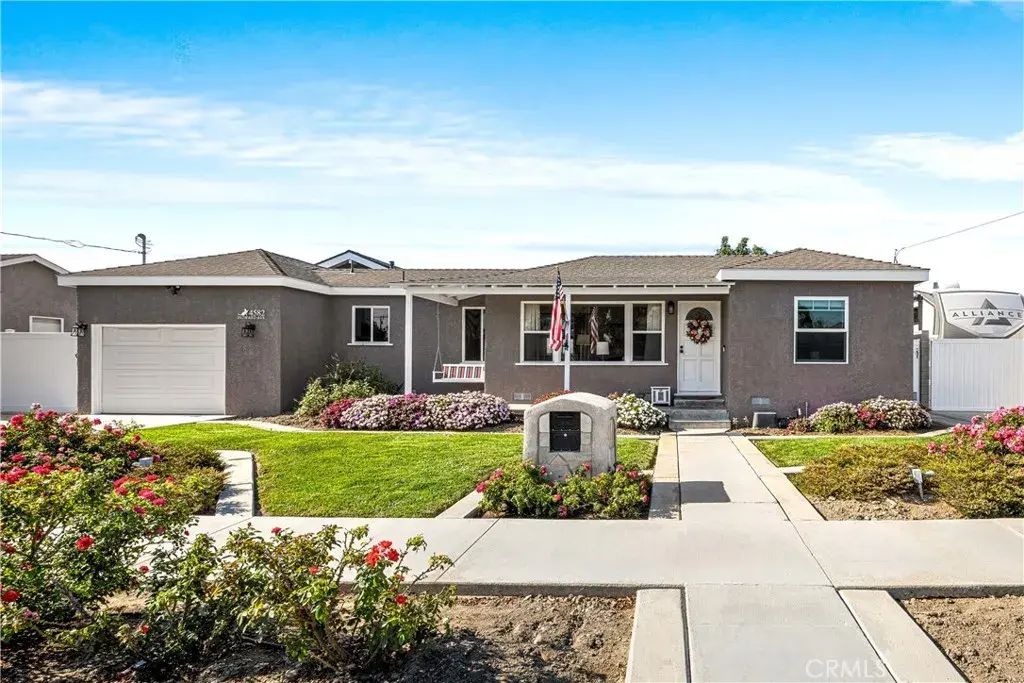 4582 Howard Avenue, Los Alamitos