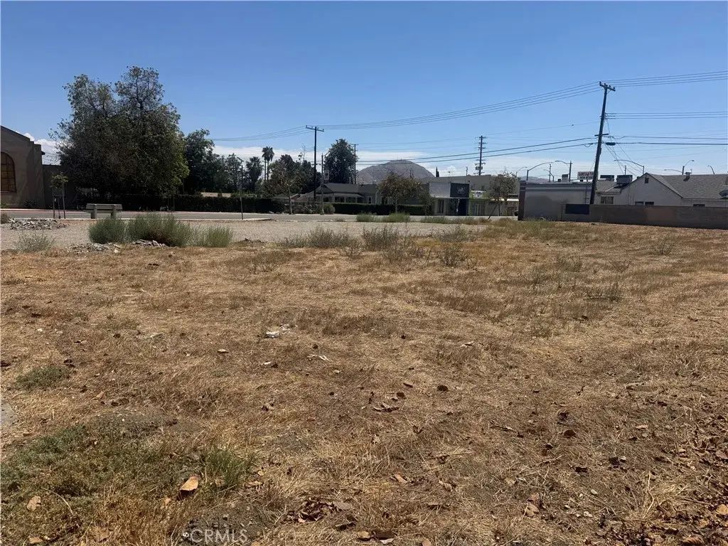 233 La Cadena Drive, Colton
