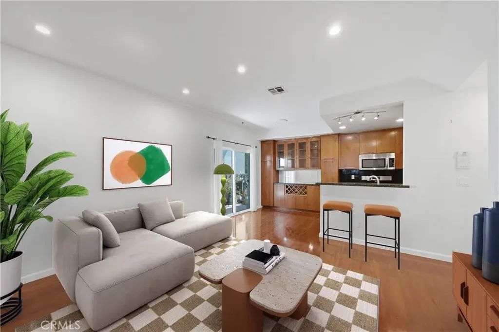 1554 N Hobart 2, Los Angeles