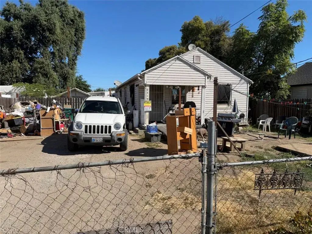 2519 E Lindsay Street, Stockton
