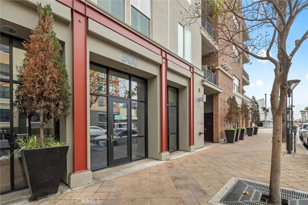 300 E 4th Street 201, Long Beach