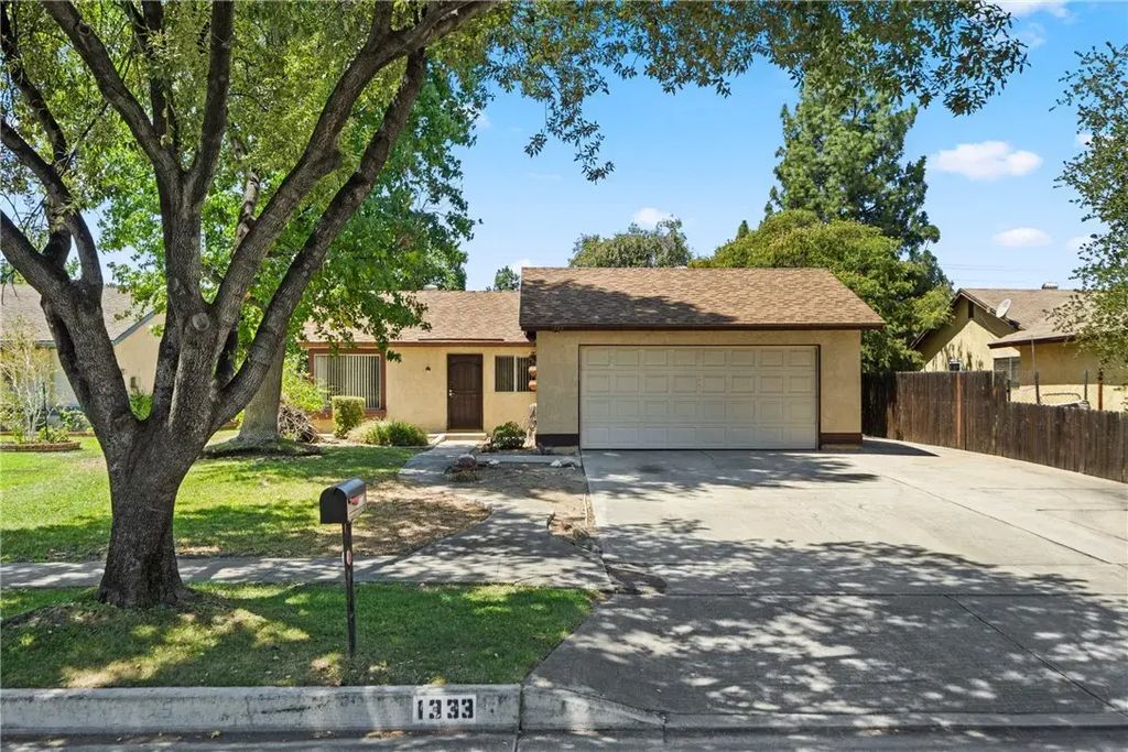 1333 Hunter, Redlands