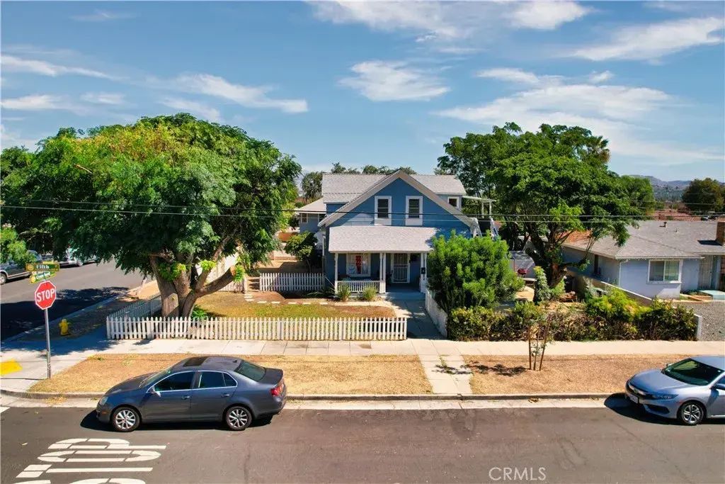 523 W 5th Street, Corona
