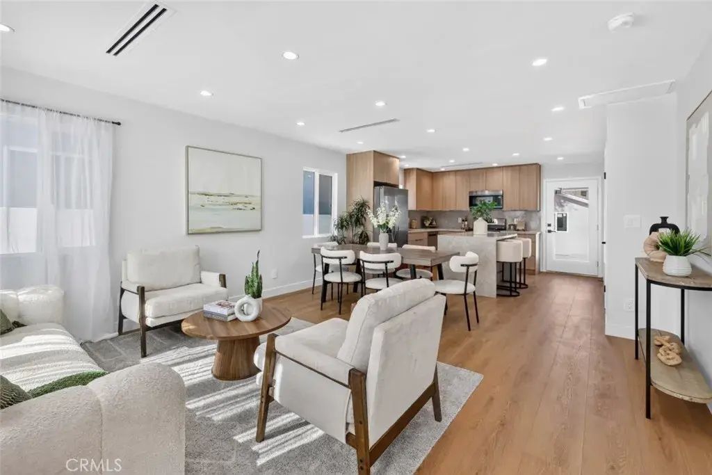 10335 Scoville Avenue, Sunland