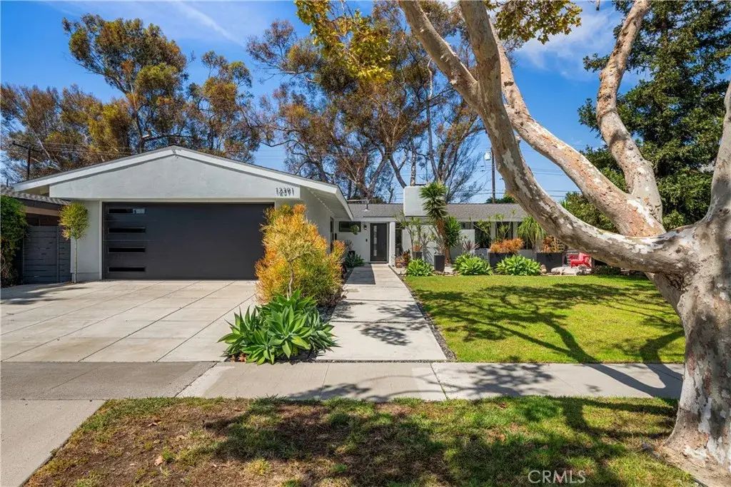 12391 Martha Ann, Los Alamitos