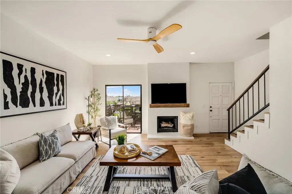 2333 241st Street 19, Lomita