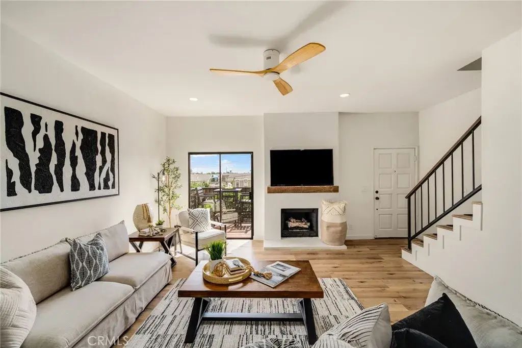 2333 241st Street 19, Lomita