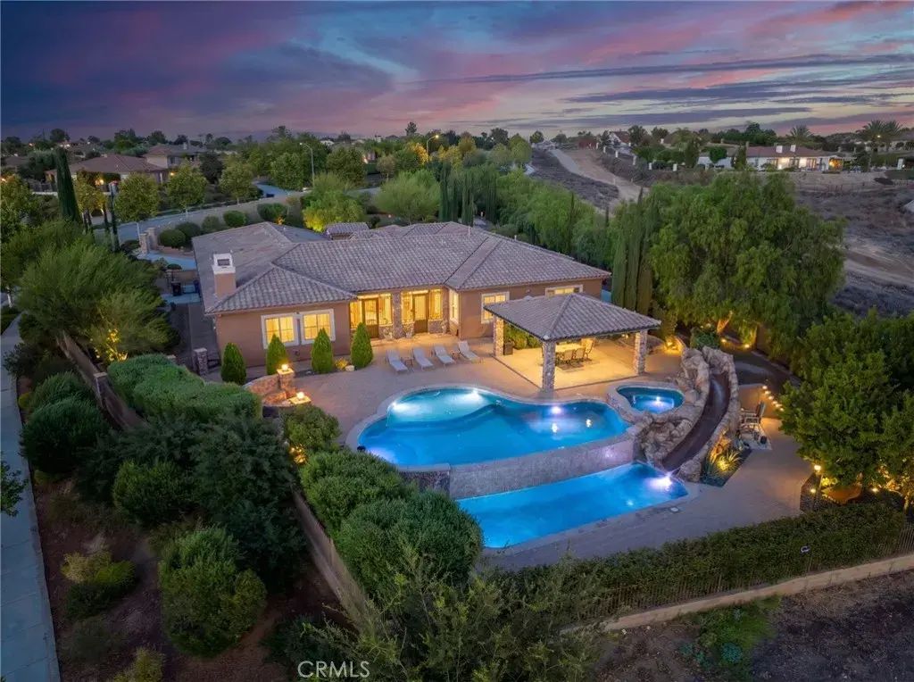 540 Mountain House, Riverside