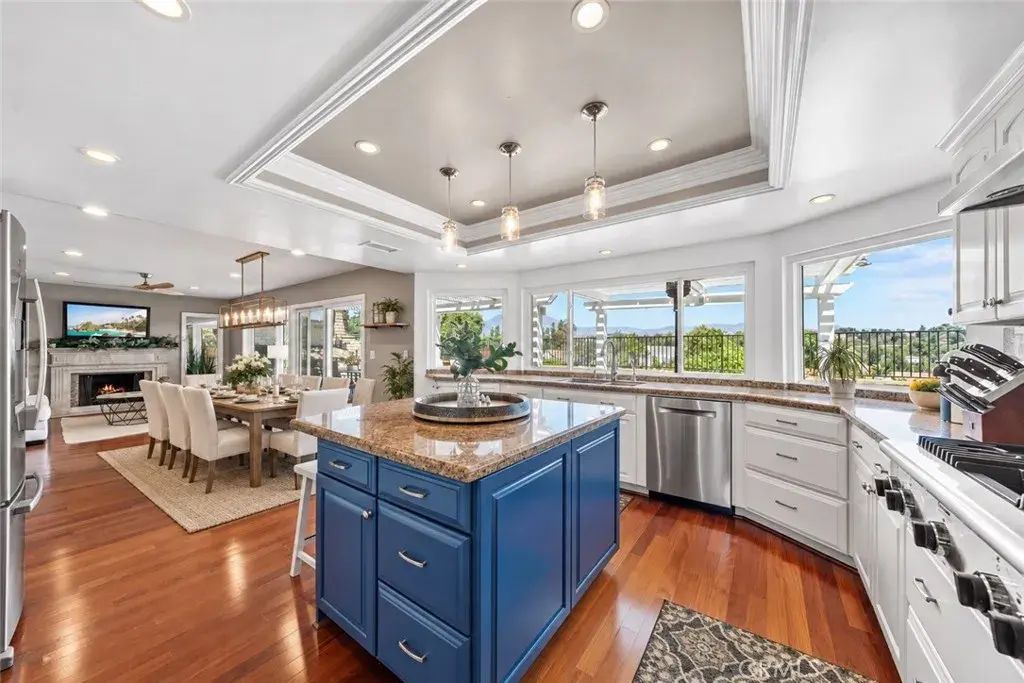 23472 Via Chiripa, Mission Viejo