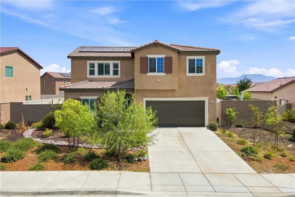 28414 Cats Claw Dr, Winchester