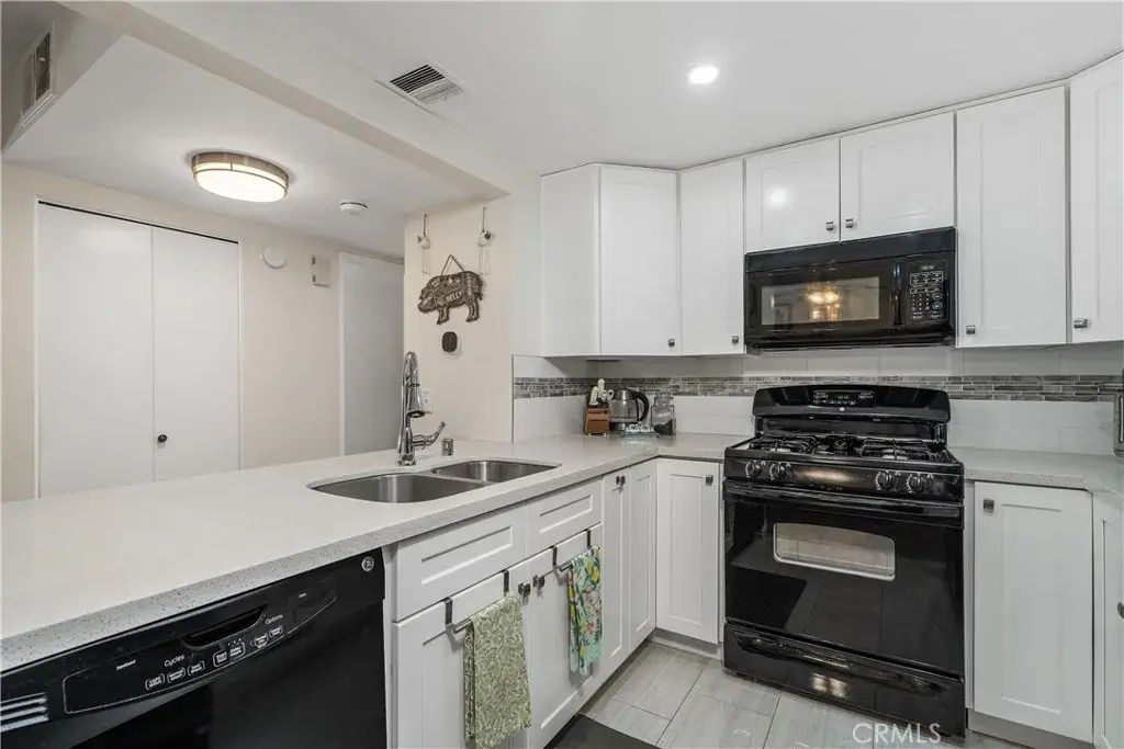 15155 Sherman Way 60, Van Nuys