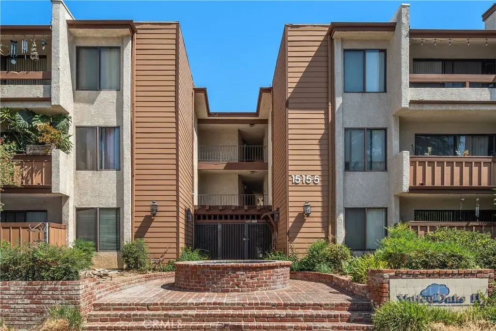 15155 Sherman Way 60, Van Nuys