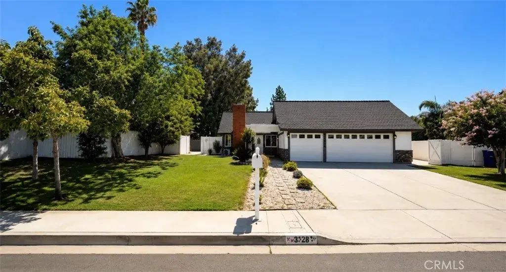 3328 Mohawk, Riverside