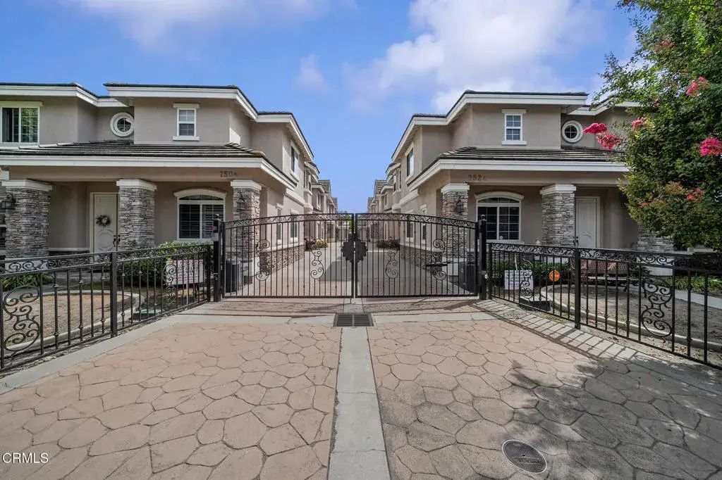 752 W Walnut Avenue D, Monrovia