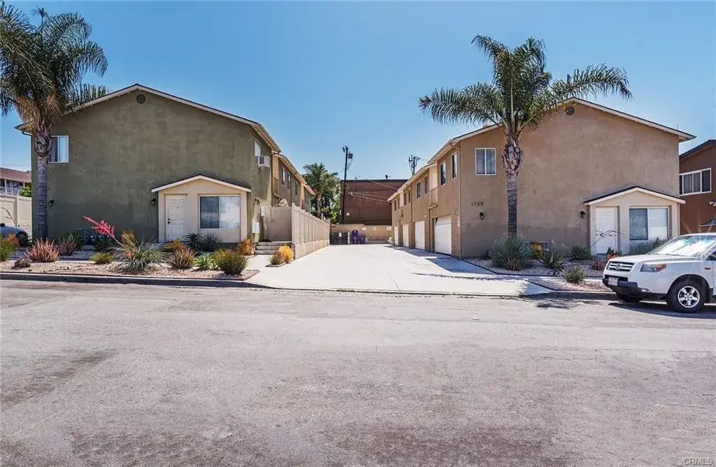 1768 Newport 1, Long Beach