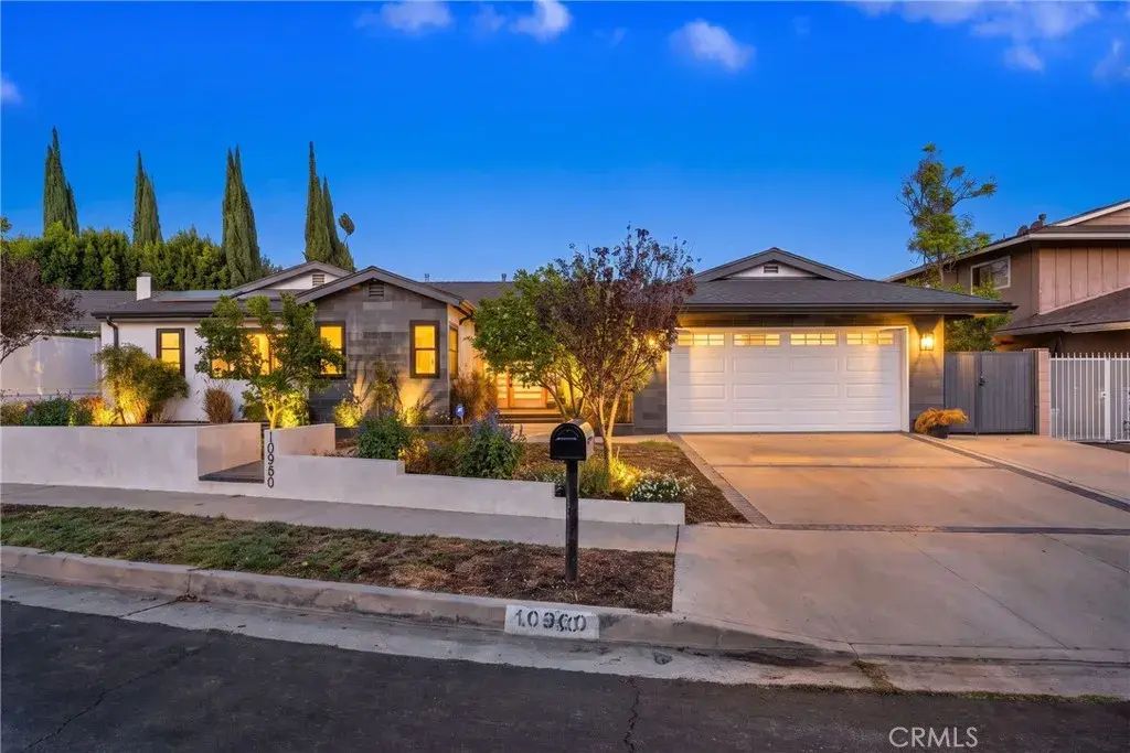 10960 Baton Rouge, Northridge