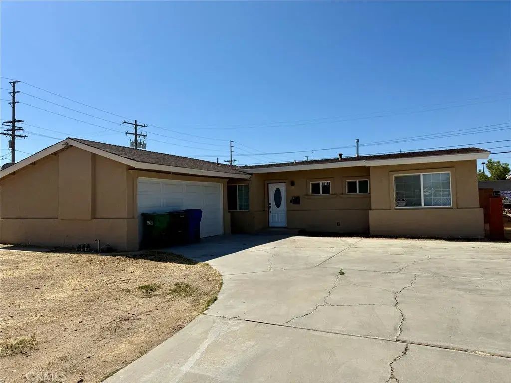 1016 W Avenue J14, Lancaster