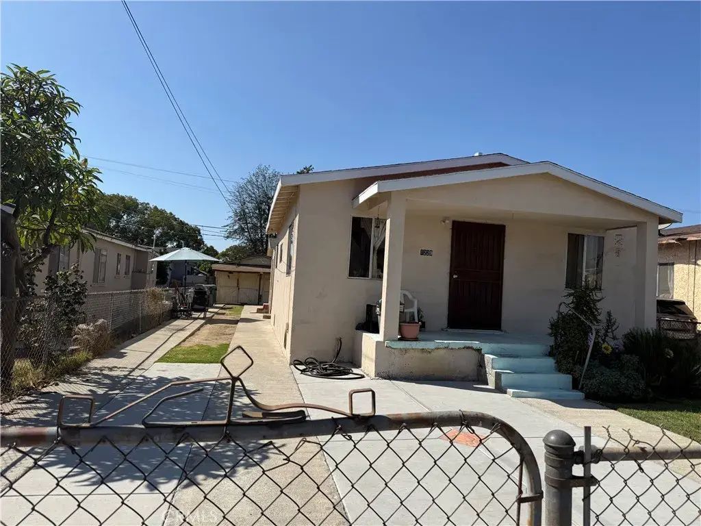 1229 S Indiana, Los Angeles