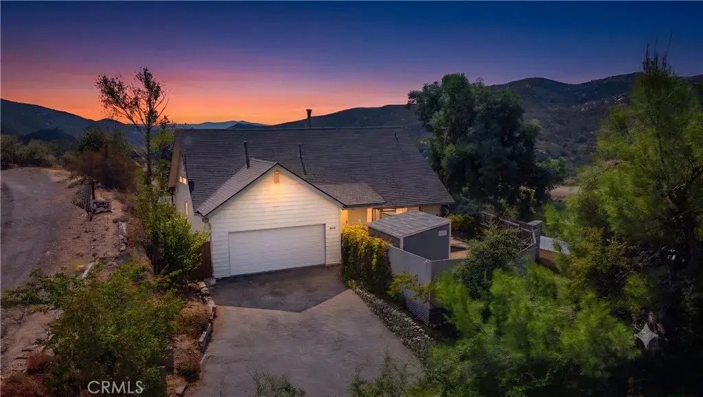 45785 Coyote, Banning