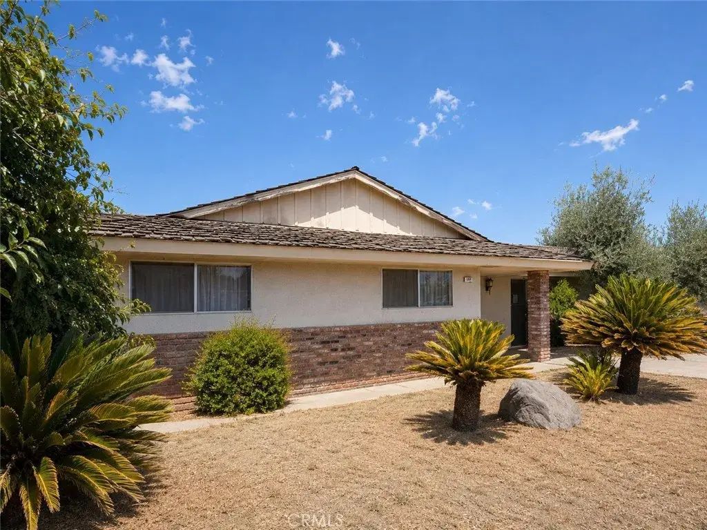 146 W Hanford Armona, Lemoore