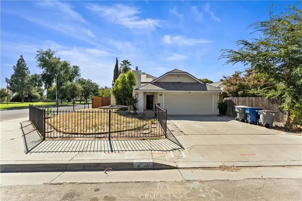 2521 N Selland Avenue, Fresno