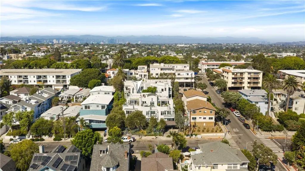 3019 3rd Street 202, Santa Monica