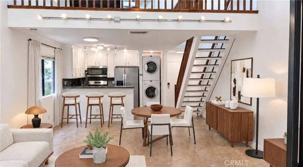 4900 E Chapman 48, Orange