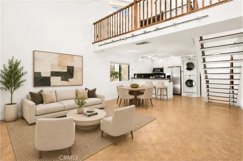 4900 E Chapman 48, Orange