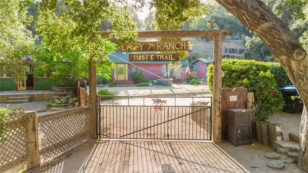 11857 East Trail, Sylmar