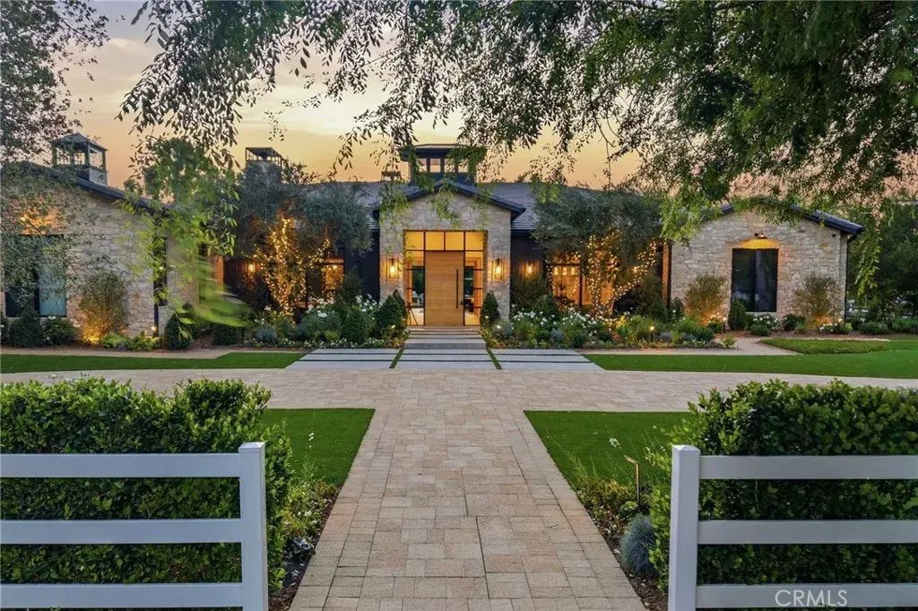 5241 Twin Oaks, Hidden Hills