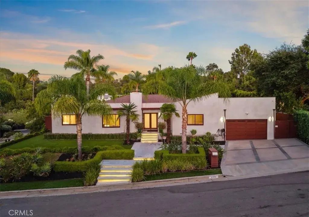 4060 Harclare Lane, Encino