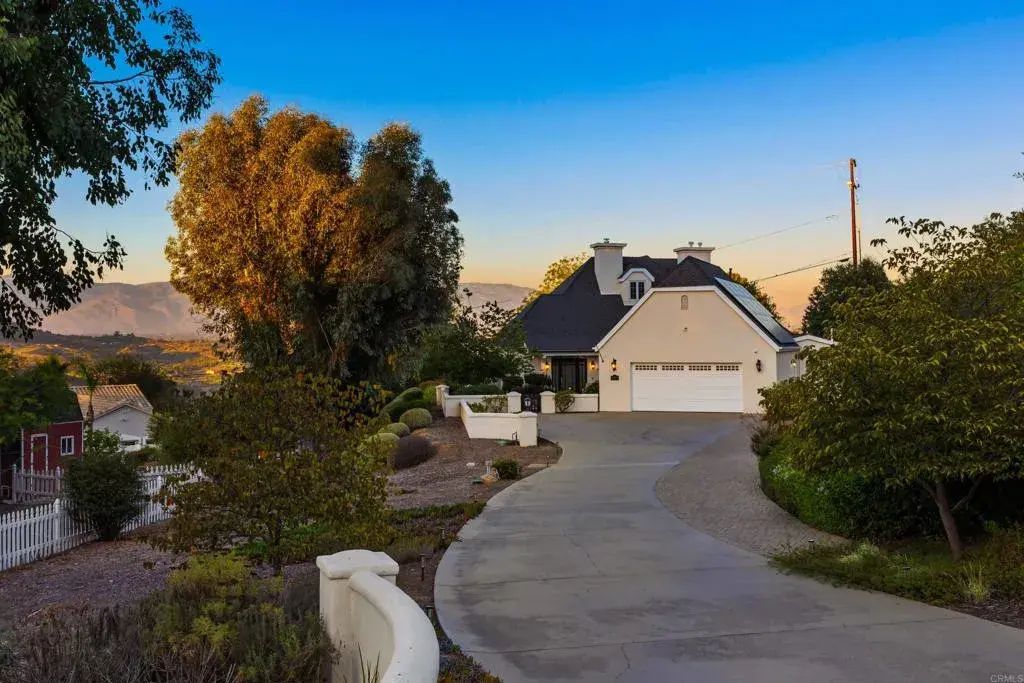 28475 Cerveza Court, Escondido