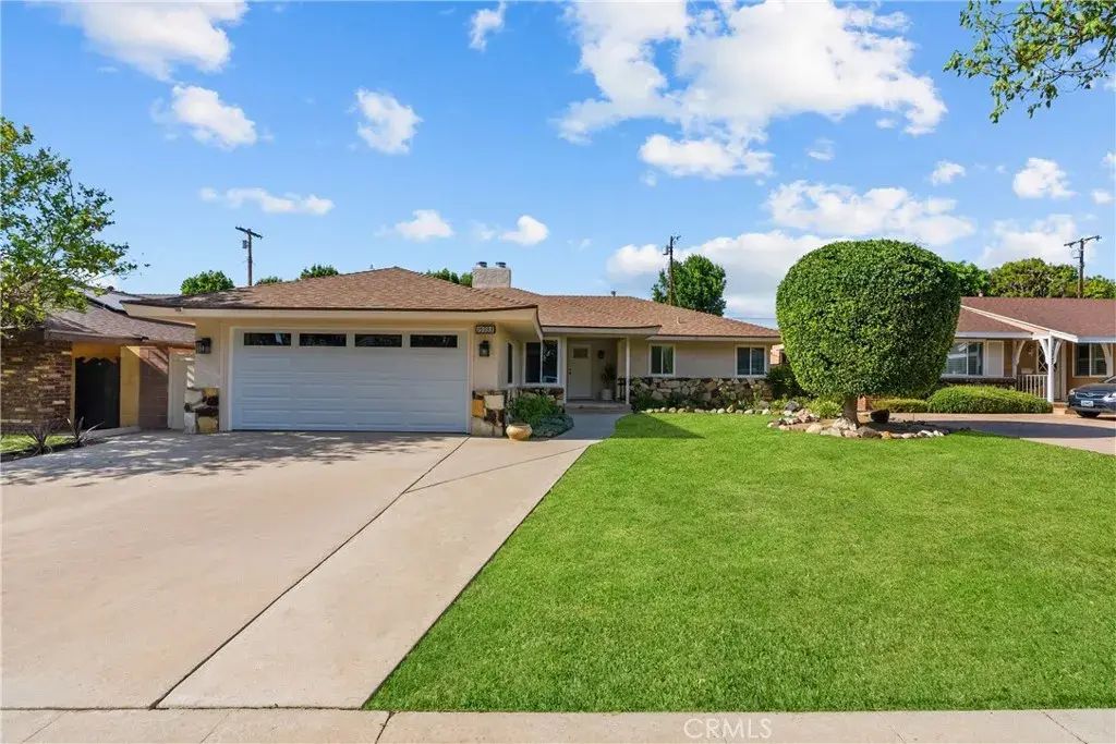 15933 Tupper Street, North Hills