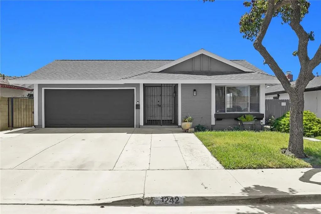 1242 Sultan Circle, Carson