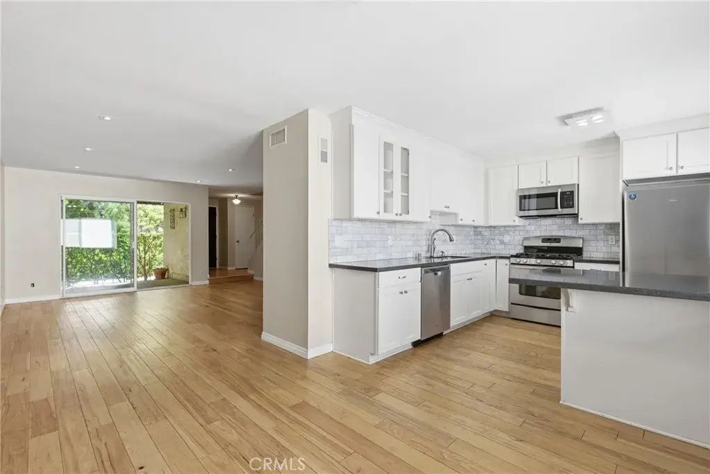 7802 Via Tortona, Burbank