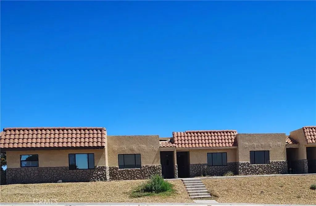 27160 Vista 38, Helendale
