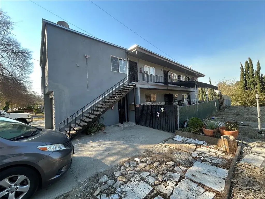 3753 Harriman, Los Angeles